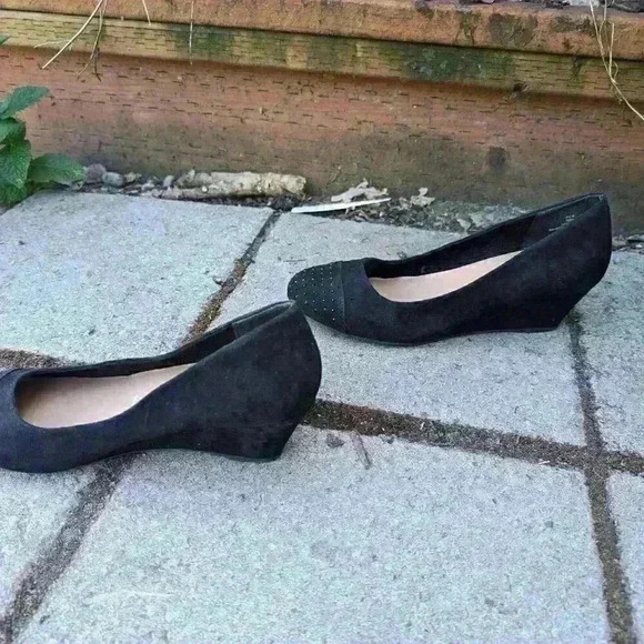 Seychelles black low wedge shoe with sequin toe size 7.5 - Picture 2 of 4